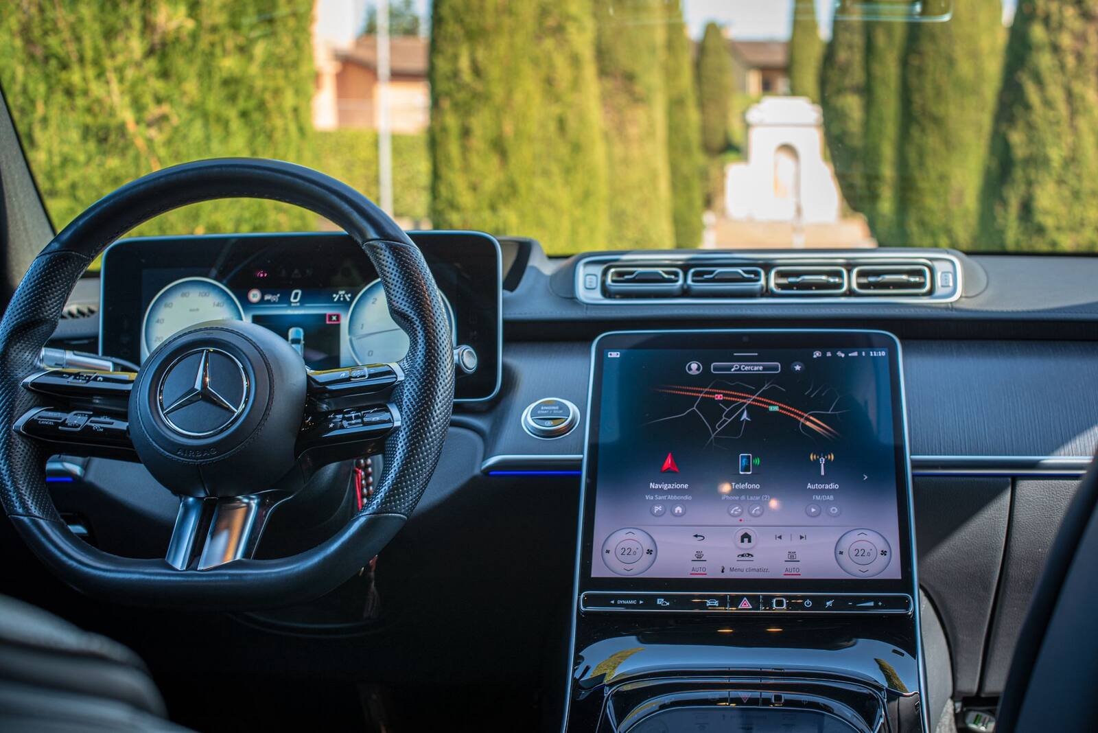 Mercedes Classe S - interno plancia e schermo MBUX